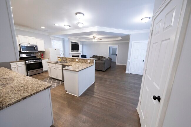 Building Photo - 964 Hank Aaron Dr SE