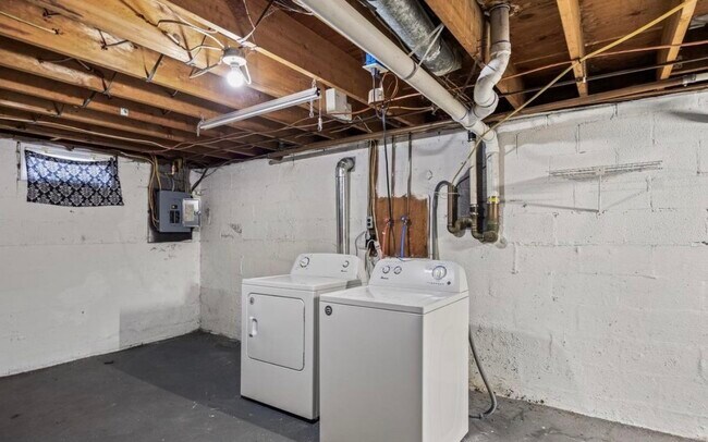 Building Photo - 9 Easlick Ave