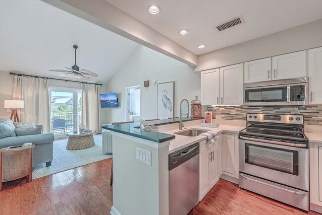 Building Photo - 2901-2944 Atrium Villa Dr