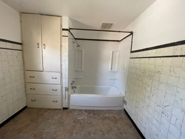 Building Photo - 1343 E Bowman St