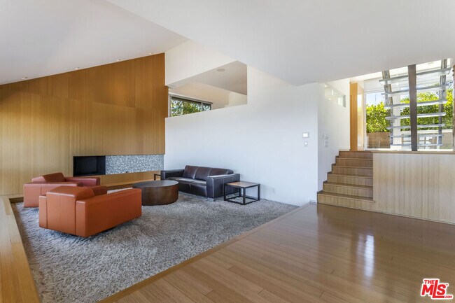 Building Photo - 1260 Linda Flora Dr