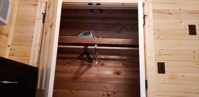 Building Photo - 299 Willow Springs Dr