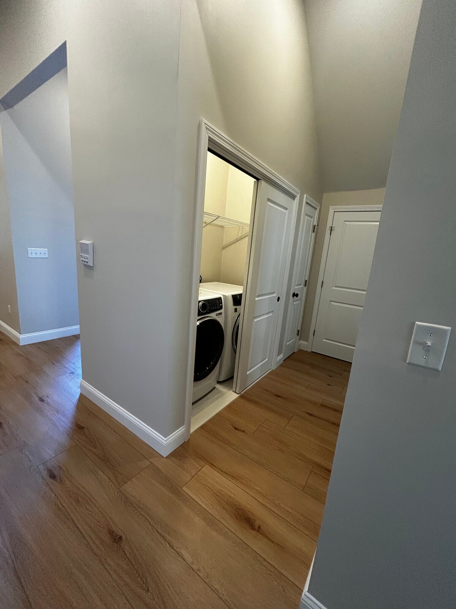 Building Photo - 246 Front St