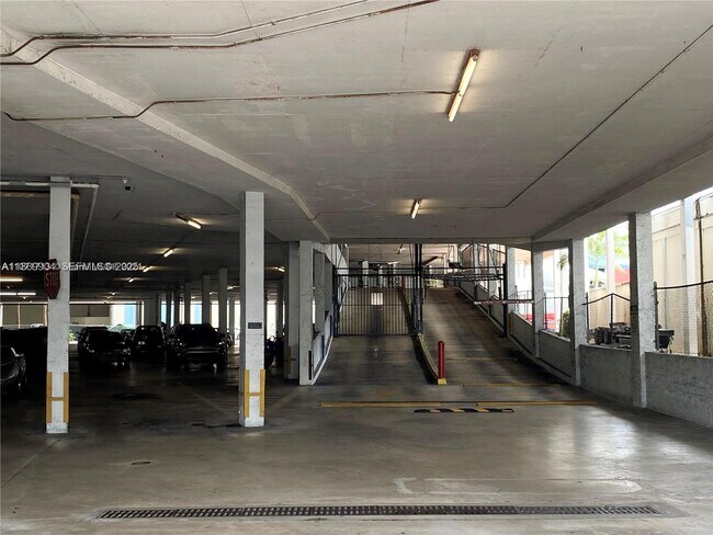 Building Photo - 13499 Biscayne Blvd