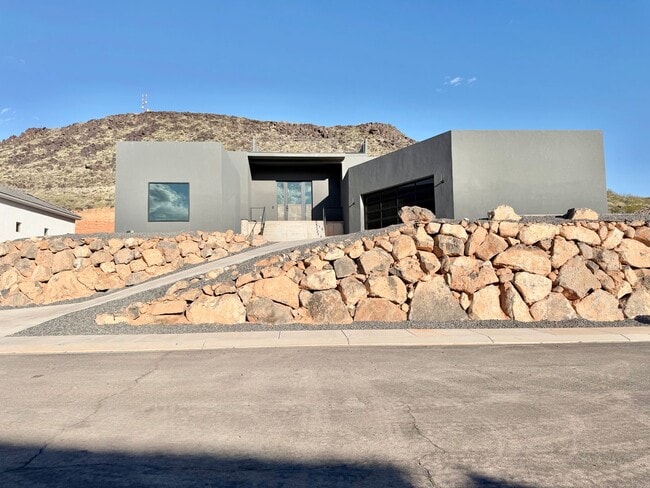 Building Photo - BRAND NEW Casita with Stunning Views