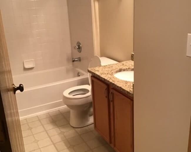 Building Photo - 2811 Rutland Cir