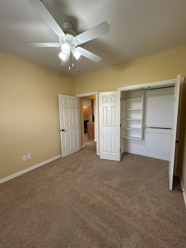 Building Photo - 4 bedroom, 2 bathroom NOW Available!