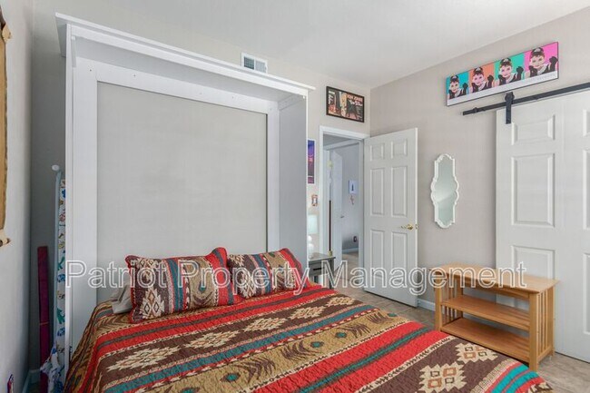 Building Photo - 9708-9708 E Vía Linda