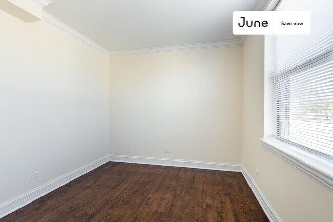 Building Photo - 3743 N Albany Ave