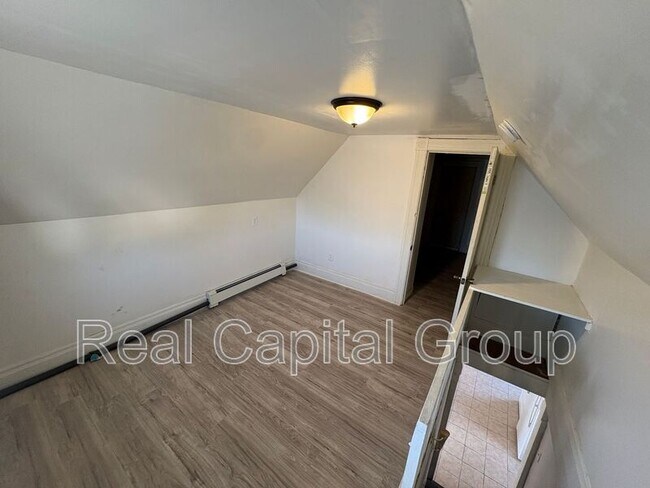 Building Photo - 1210 1st Ave