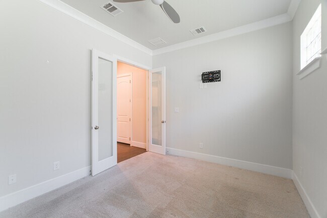 Building Photo - 49 Cassena Grove Pl