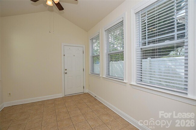 Building Photo - 9020 Ladys Secret Dr