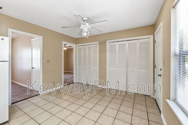 Building Photo - 912 Jones Dr