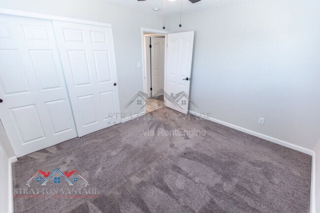 Building Photo - 6415 E Aspen Ave