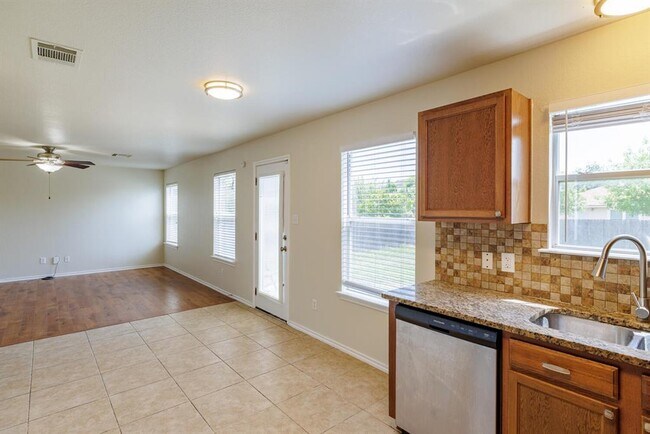 Building Photo - 157 Brickyard Ln