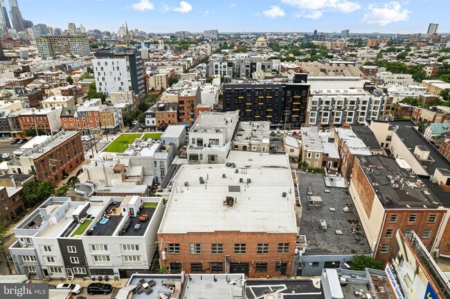 Building Photo - 810 N Hancock St