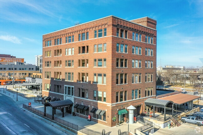 Primary Photo - Dodge Condominiums