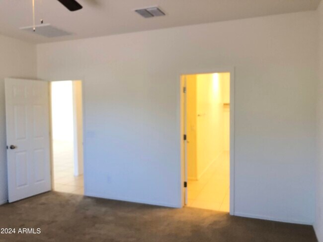 Building Photo - 21354 W Monte Vista Rd