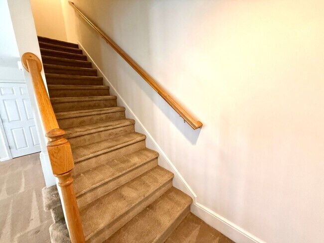 Building Photo - Available for the 2026-2027 lease term.