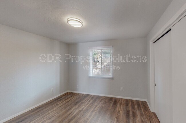 Building Photo - 1717 Griegos Rd NW