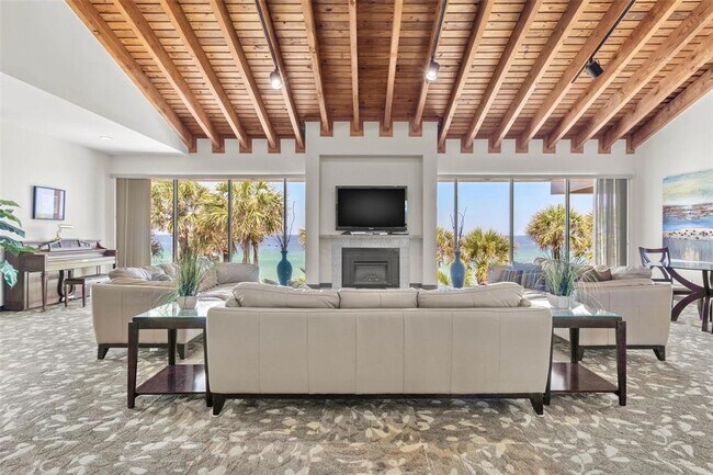 Building Photo - 1660 Gulf Blvd