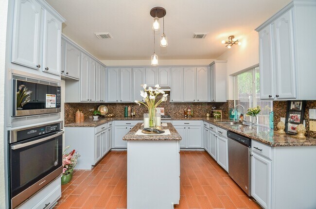 Building Photo - 18106 Rileybrook Cir