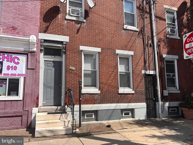 Building Photo - 1249 Shackamaxon St