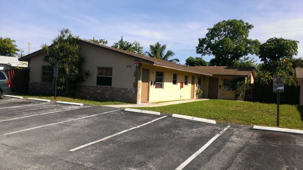 Building Photo - 230 NE 41st St