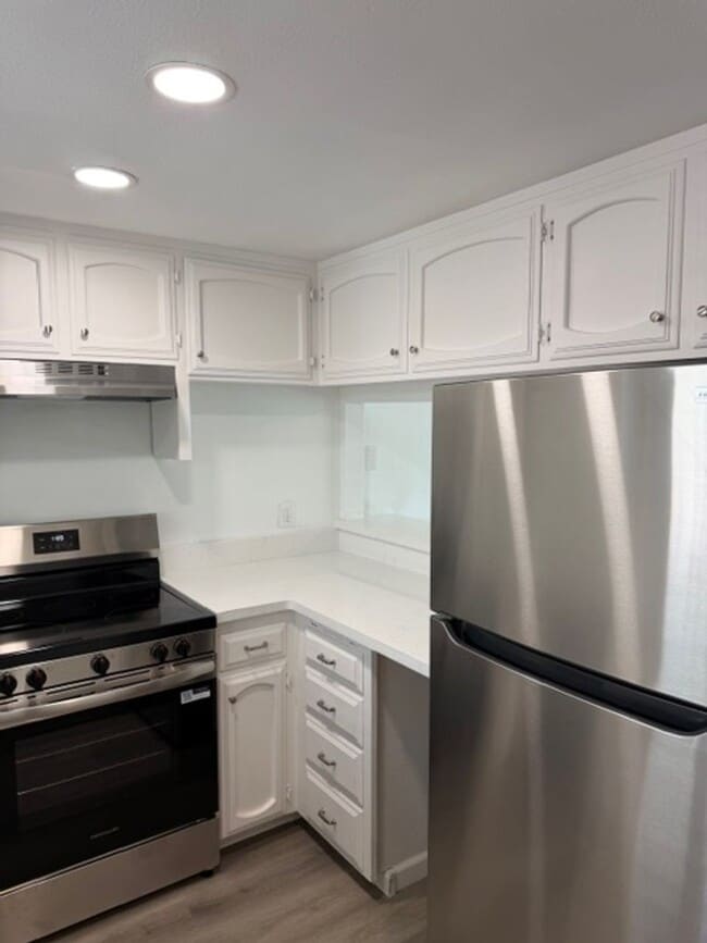 Building Photo - 680 Chorro St