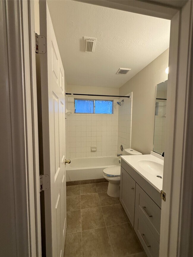 Building Photo - 12919 Deer Cove Ln