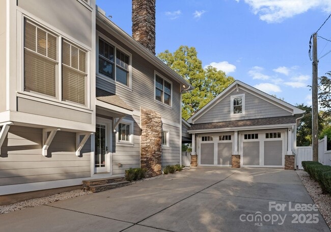 Building Photo - 3125 Pinehurst Pl