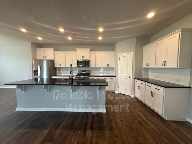 Building Photo - 658 Cupota Dr