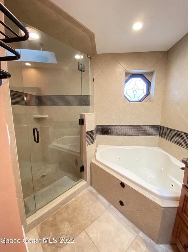 Building Photo - 288 Coral Way W