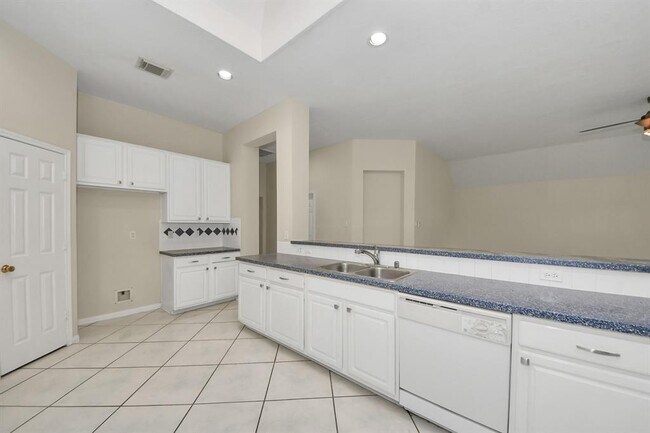 Building Photo - 10214 White Oak Trail Ln