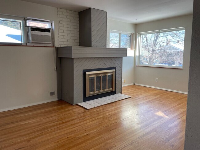 Building Photo - Great 2 Bed 1 Bath Speer/ Country Club