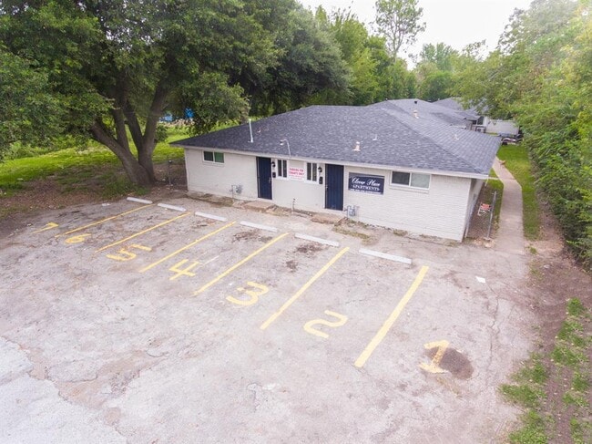 Building Photo - 5124 Clover St