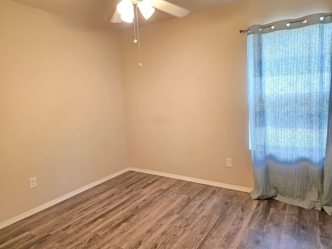 Building Photo - 3 Bedroom home for rent in Noble!