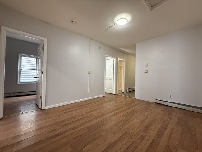 Building Photo - 273 Ontario St