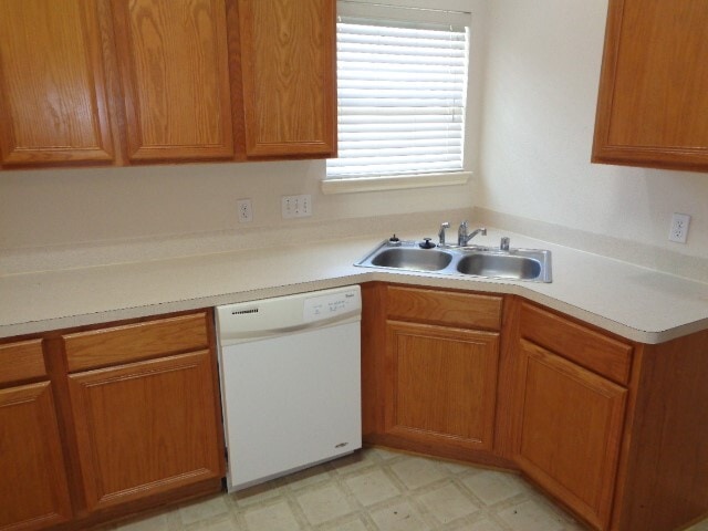 Building Photo - 17136 Gleneagle Dr S