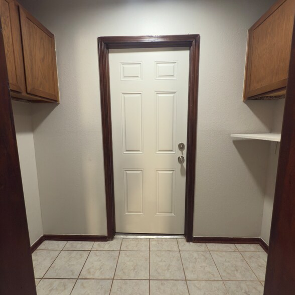 Building Photo - 100 Lochwood Cir