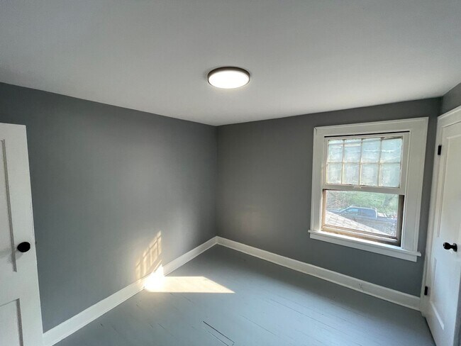 Building Photo - SECTION 8 and EDEN Accepted!!! Newly Renovated 3 Brd Home!