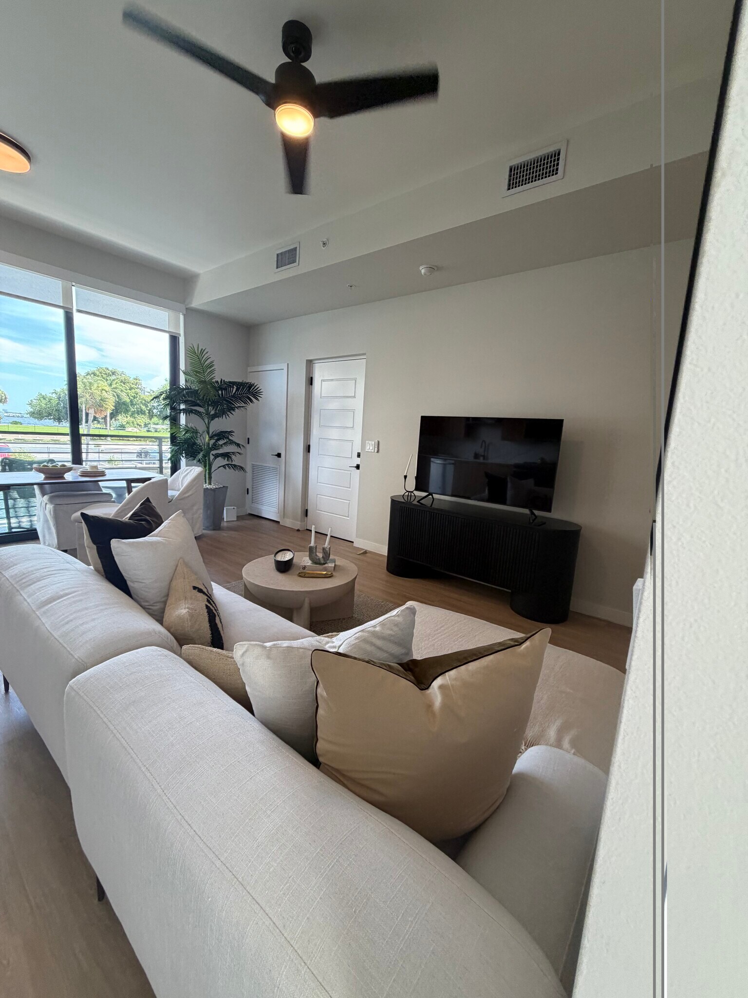 Building Photo - 11291 Biscayne Blvd