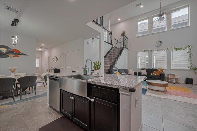 Building Photo - 14214 Singing Oaks Trl