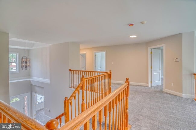 Building Photo - 9902 Player Dr