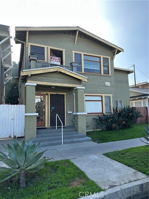 Building Photo - 342 E 8th St