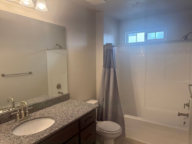 Building Photo - Beautiful Lehi Townhome for rent!