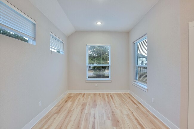 Building Photo - 48 Rancho Trail