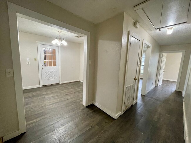 Building Photo - 2450 S 8th St