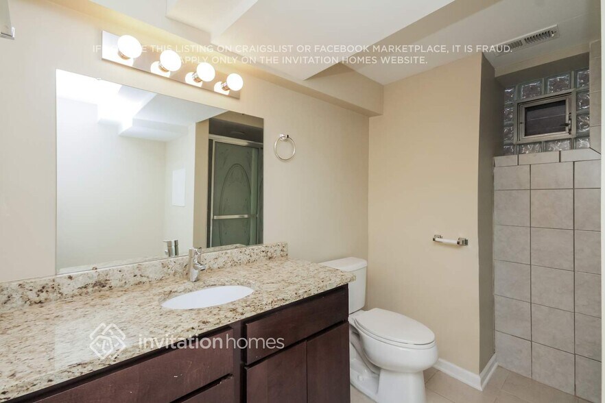 Building Photo - 2723 N 77th Ave