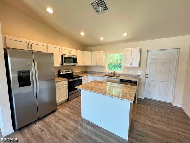 Building Photo - 1173 E Benbow Cir